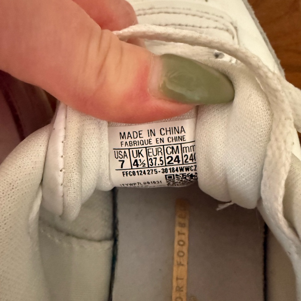 Reebok Sneakers - Picture 3 of 4